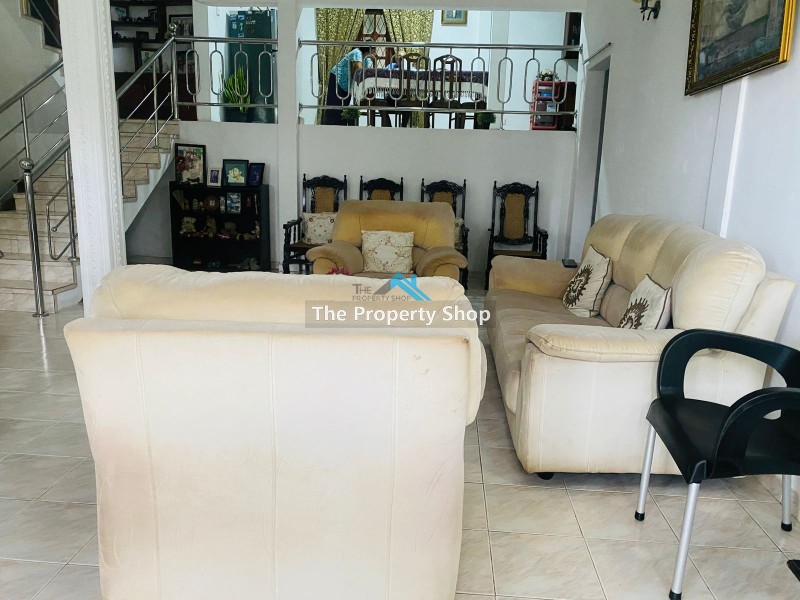 .5 perches with 02 story house for sale in Hanthana* Ideal for Residence purpose.*06 Bedrooms with 01 Attach bathroom and 02 Common bathrooms , pantry, living. Good environment.* Parking available for 02 vehicles in front space.* Water, Electricity, telephone facilities are available. * Documents in order• Excellent view environment. • This Location is situated to very close to Hanthana Main road (only 600m)• Good neighborhood.• Quiet natural surroundings.• Walking distance to Kandy hospital• Easy access to kandy• Taxi Stand, Shops, mini Supermarkets, Bank: few minutes. • Price can be Negotiable☆ : Kandy town 2 kmCall us for an appointment to visit the property.Please contact us for more Details: Hotline - 0777 507501 Genuine buyers only.NO BROKERS PLEASE..Visit our website for more properties.